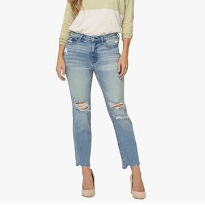 Judy Blue Light Blue Distressed Cropped Jeans